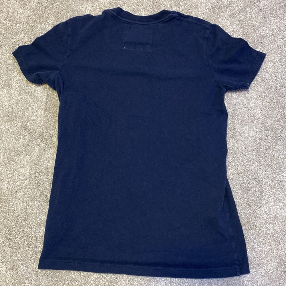 Hollister T-Shirt - Picture 2 of 2